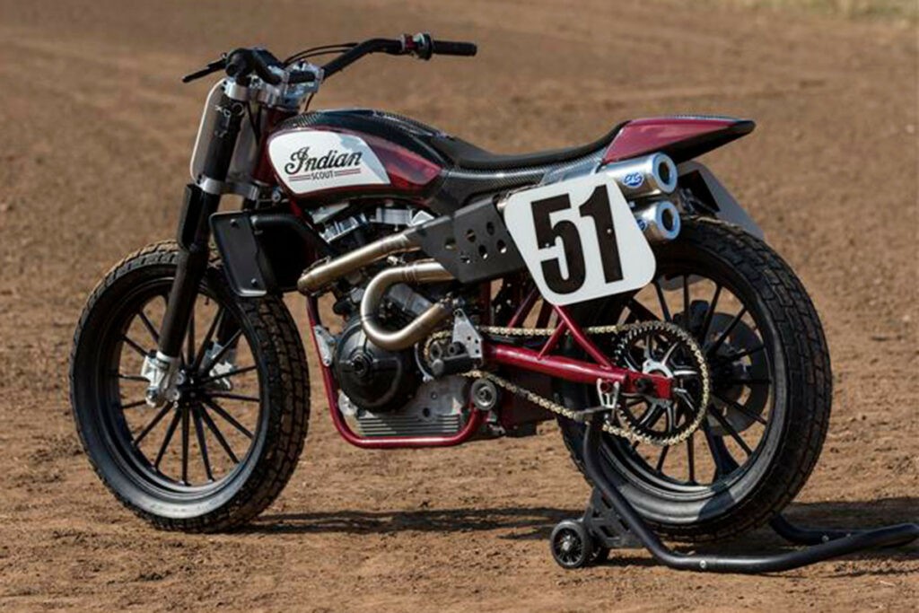 Flat track Indian Scout FTR 750 racing